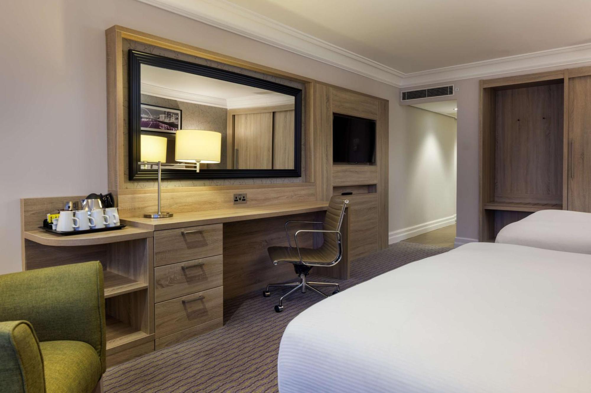 Doubletree By Hilton Glasgow Central Экстерьер фото