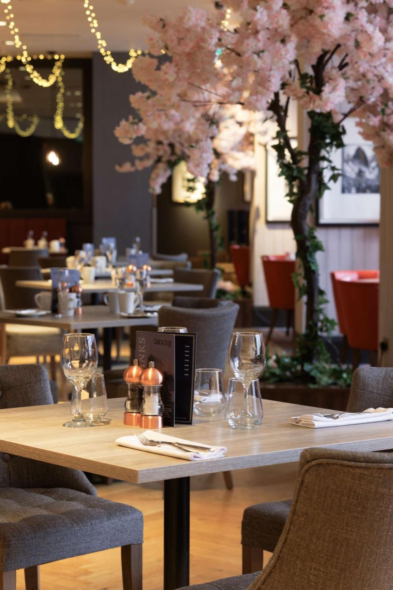 Doubletree By Hilton Glasgow Central Экстерьер фото