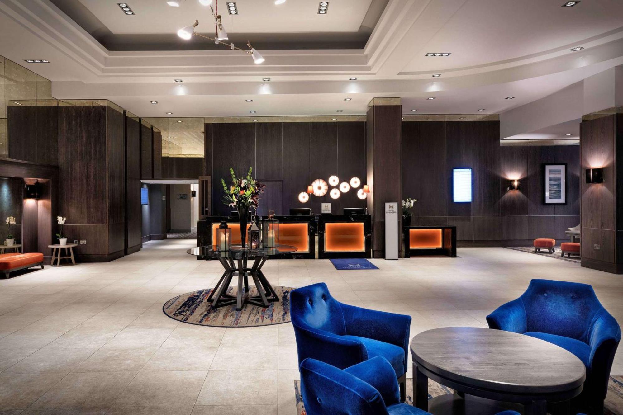 Doubletree By Hilton Glasgow Central Экстерьер фото